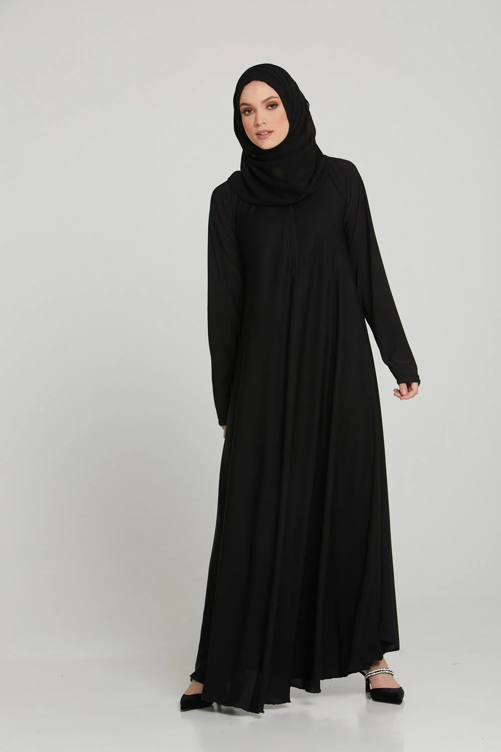 Black Umbrella Cut Abaya with Front Zip - Slim Fit - Image 4