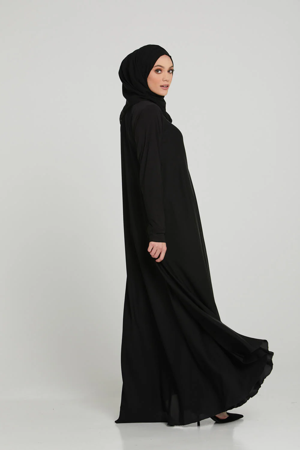 Black Umbrella Cut Abaya with Front Zip - Slim Fit - Image 5