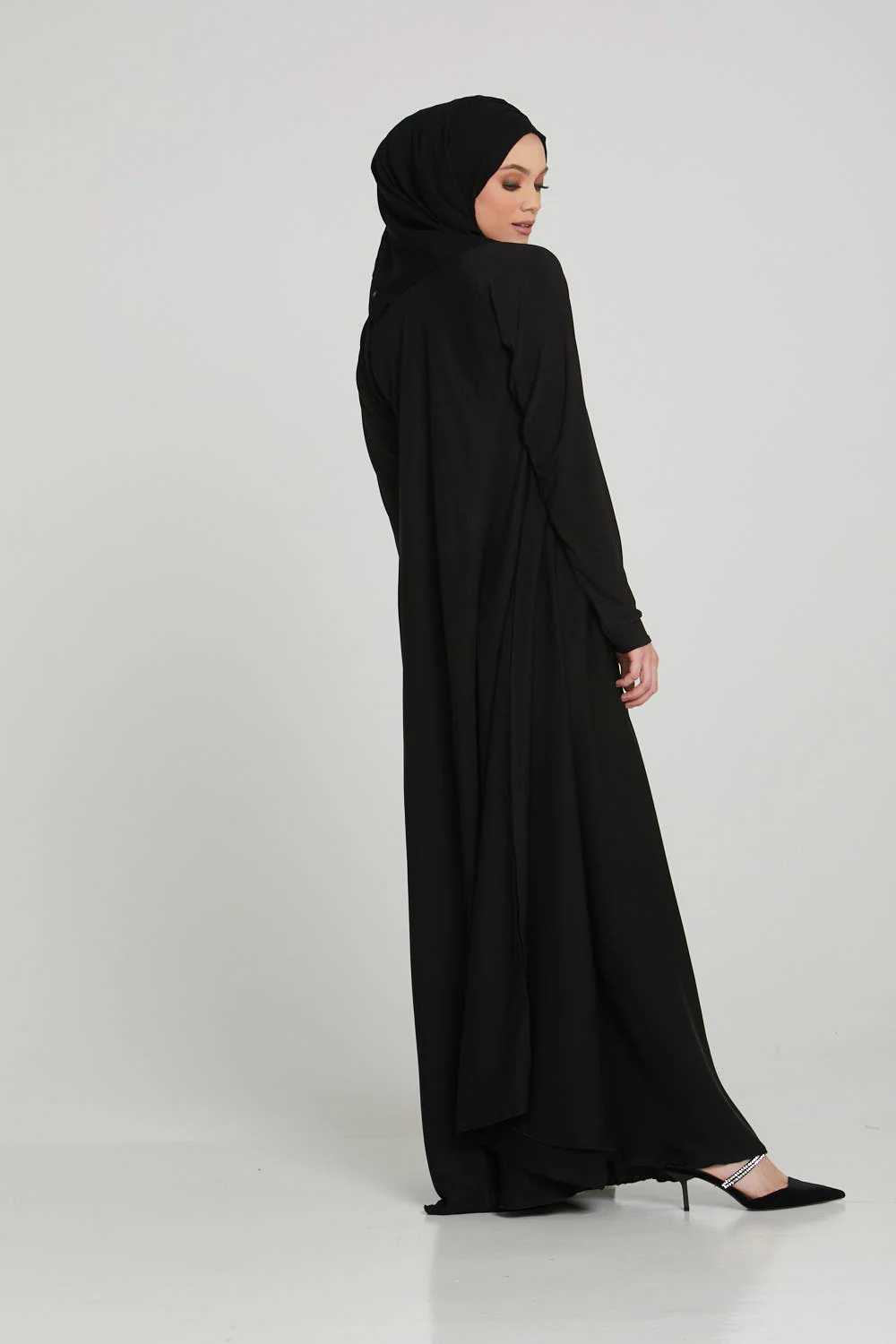 Black Umbrella Cut Abaya with Front Zip - Slim Fit - Image 6