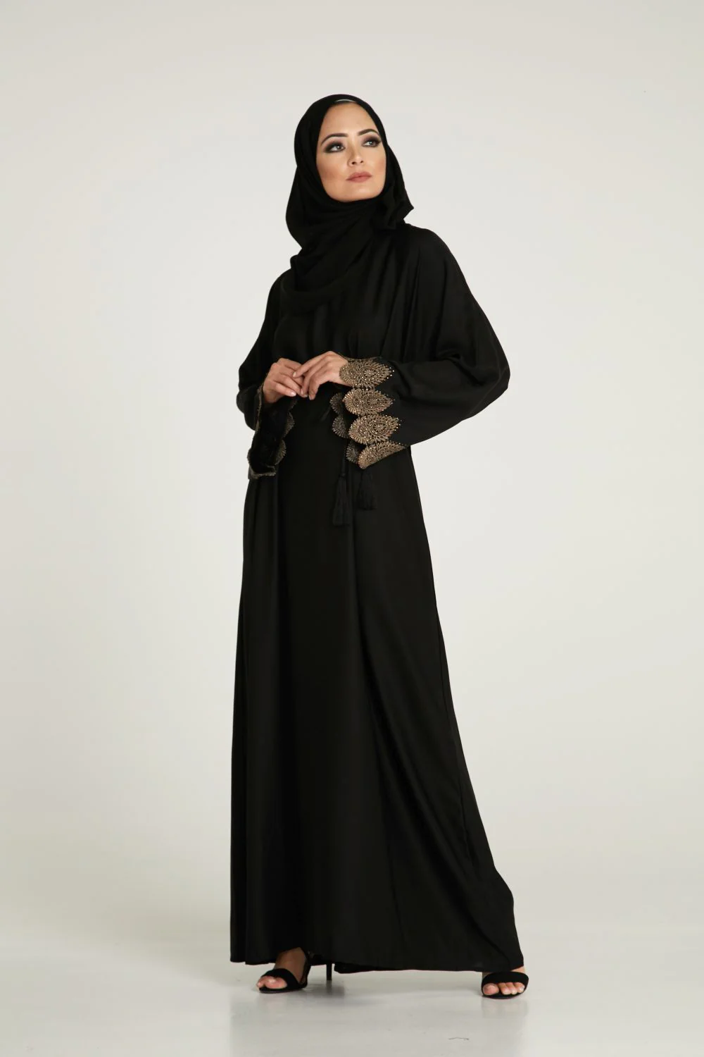 Bronze Cuff Closed Abaya - Black - Image 3