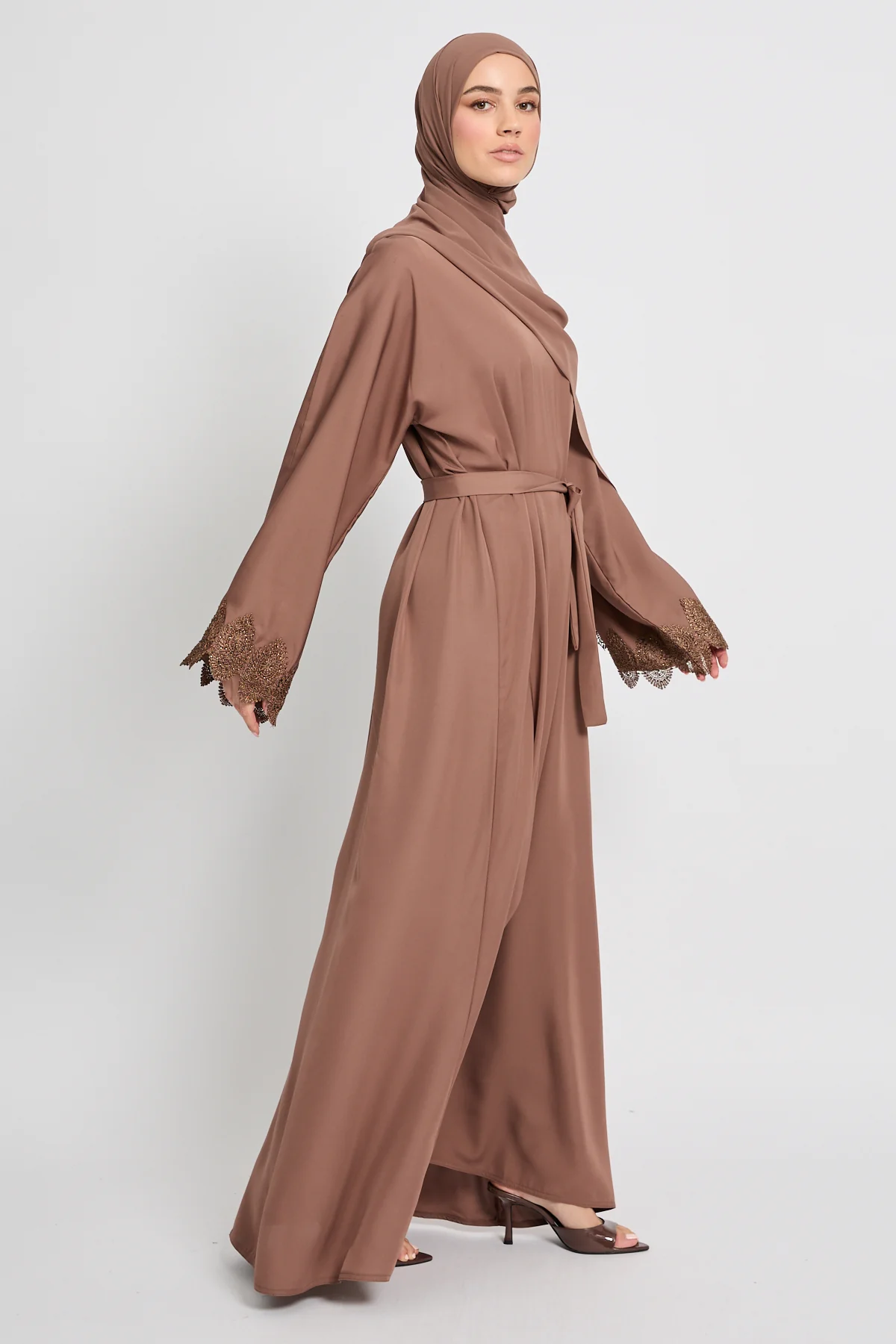 Bronze Cuff Closed Abaya - Cocoa Blush - Image 5