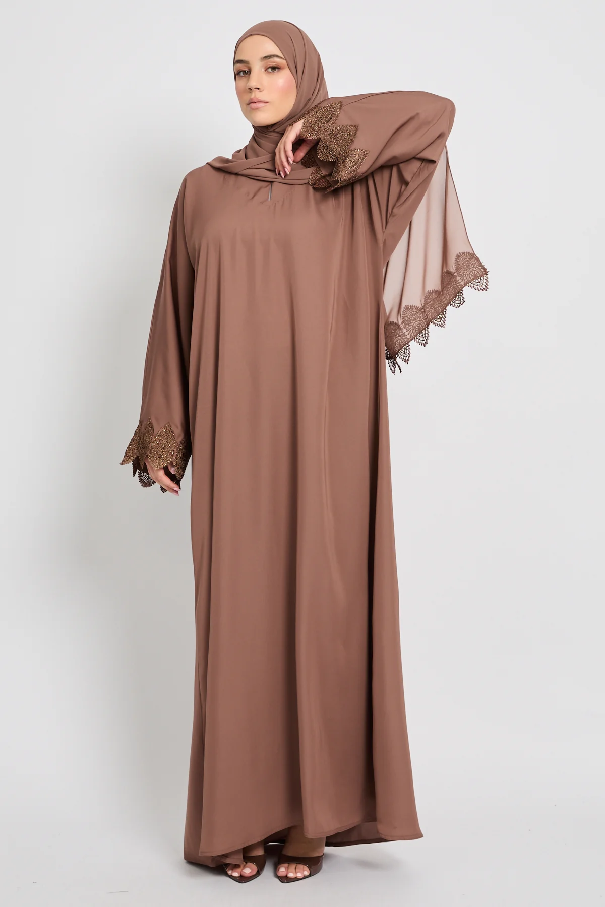 Bronze Cuff Closed Abaya - Cocoa Blush - Image 6