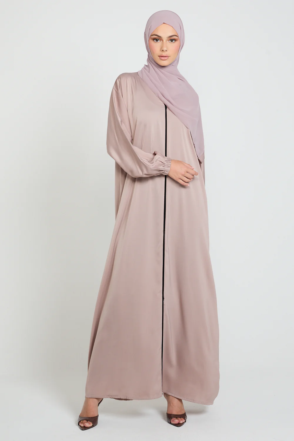 Classic Closed Abaya with Dainty Detailing - Desert Peony - Image 3