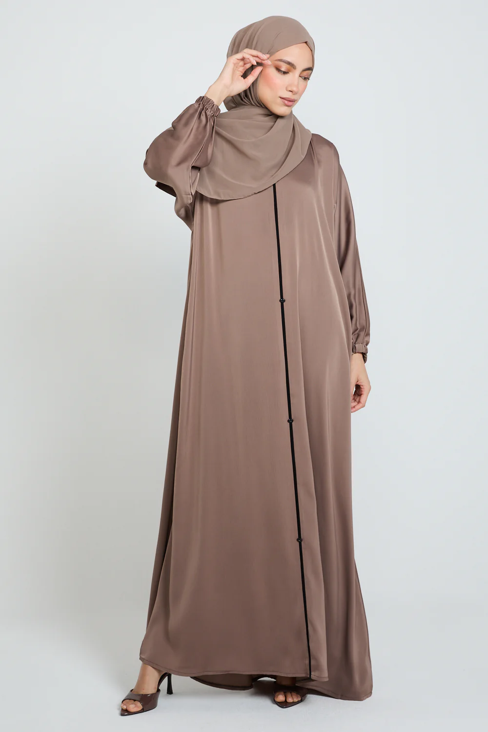 Classic Closed Abaya with Dainty Detailing - Dusty Cocoa - Image 3