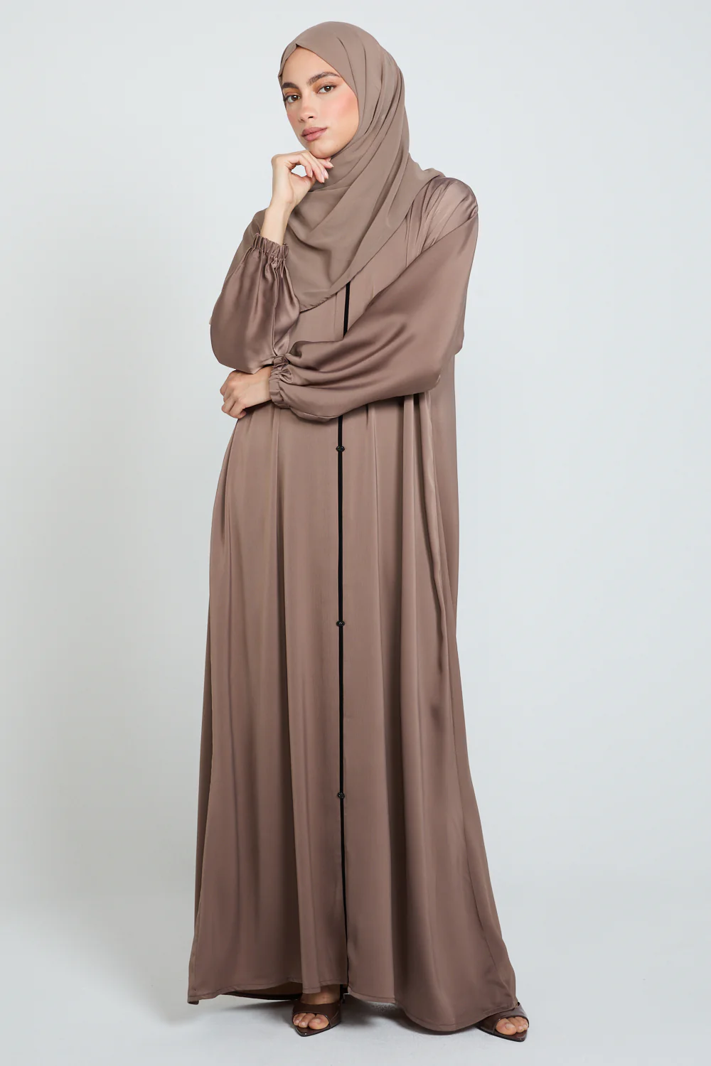 Classic Closed Abaya with Dainty Detailing - Dusty Cocoa - Image 4