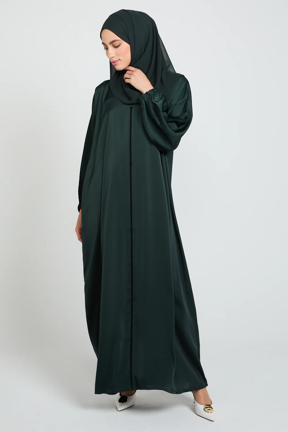 Classic Closed Abaya with Dainty Detailing - Forest Green - Image 3