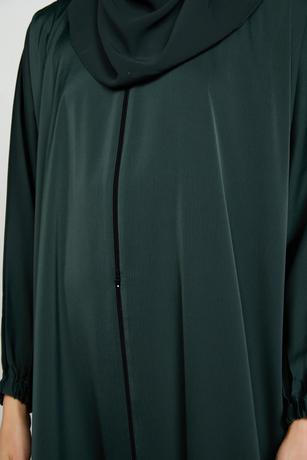 Classic Closed Abaya with Dainty Detailing - Forest Green - Image 7