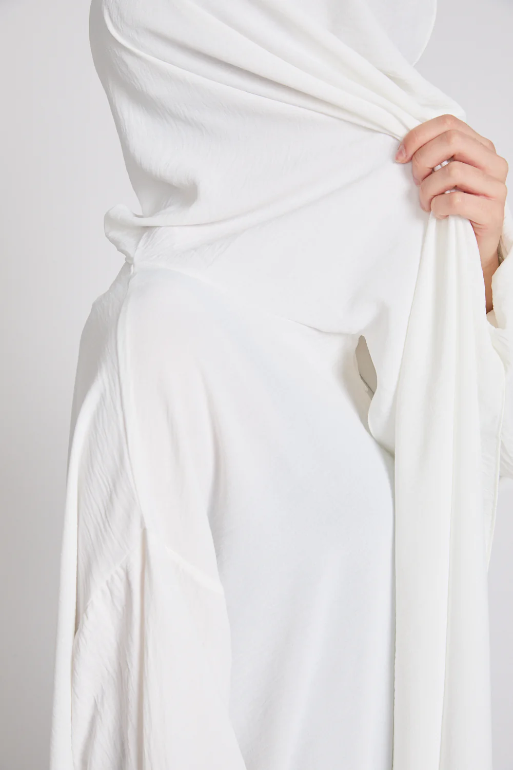 Closed Abaya with Front Zip and Attached Hijab - Off White - Image 12
