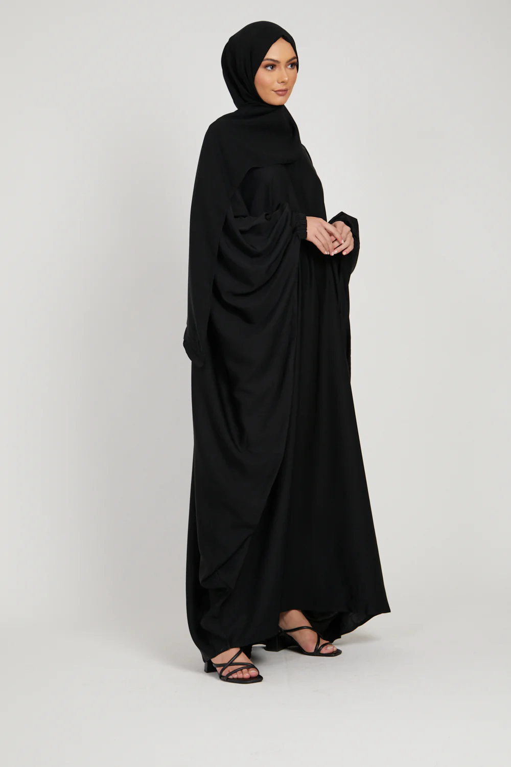 Closed Farasha with Elasticated Cuff - Black - Image 3