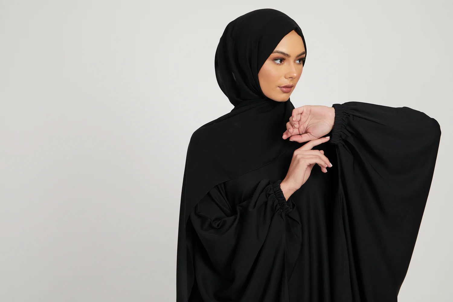 Closed Farasha with Elasticated Cuff - Black - Image 9
