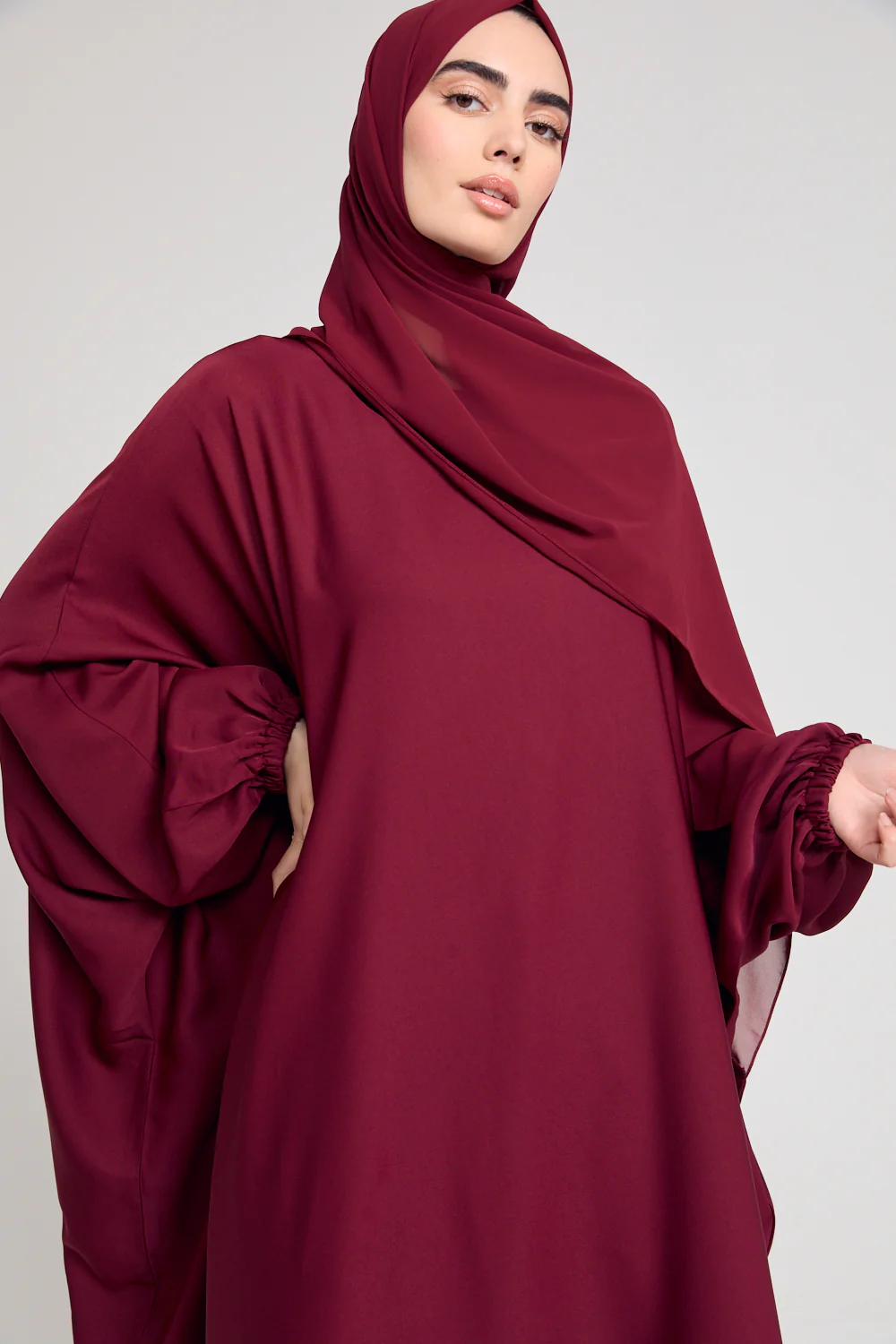Closed Farasha with Elasticated Cuff - Maroon - Image 2
