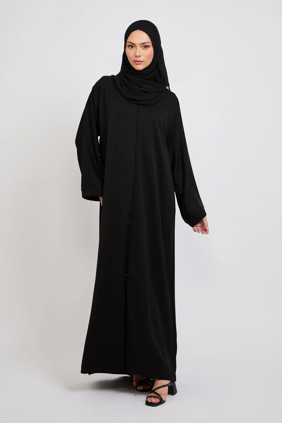 Closed Textured Abaya with Dainty Detailing - Black - Image 5