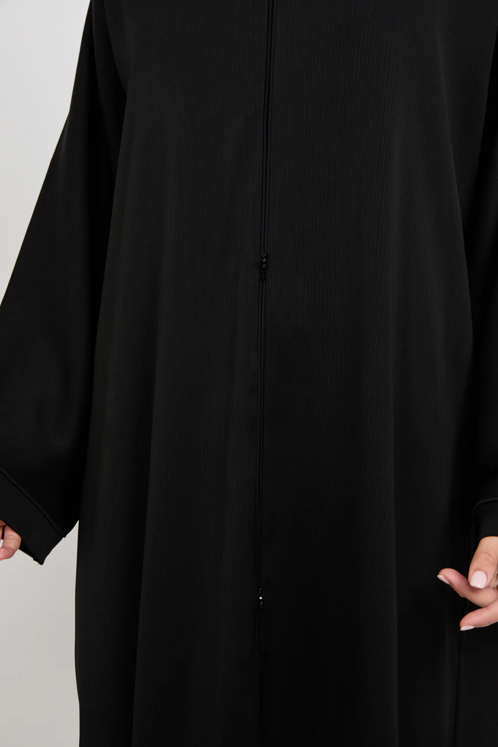 Closed Textured Abaya with Dainty Detailing - Black - Image 6