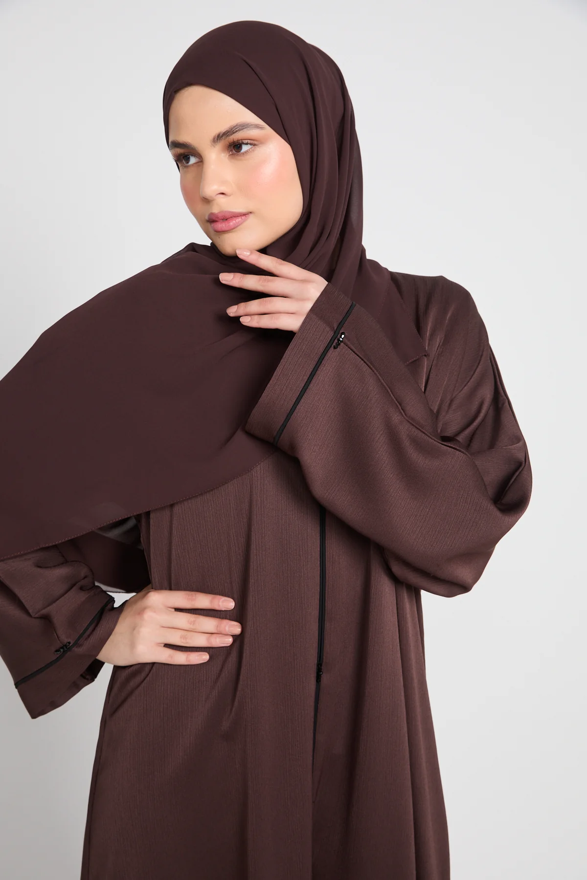 Closed Textured Abaya with Dainty Detailing - Espresso - Image 2