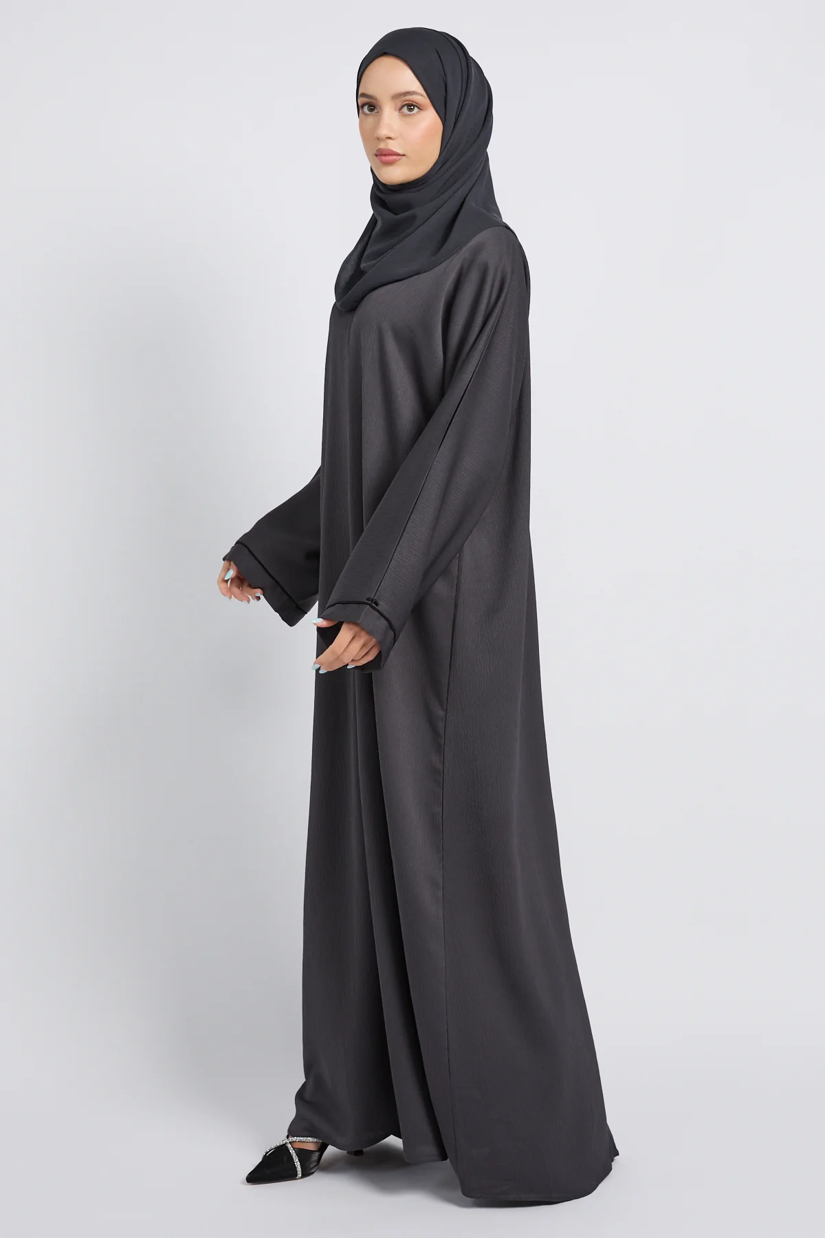 Closed Textured Abaya with Dainty Detailing - Smoked Charcoal - Image 3