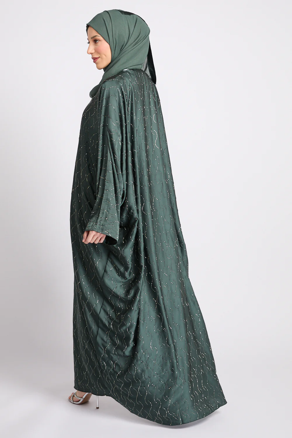 Evergreen Stardust Embellished Open Farasha Abaya - Image 3