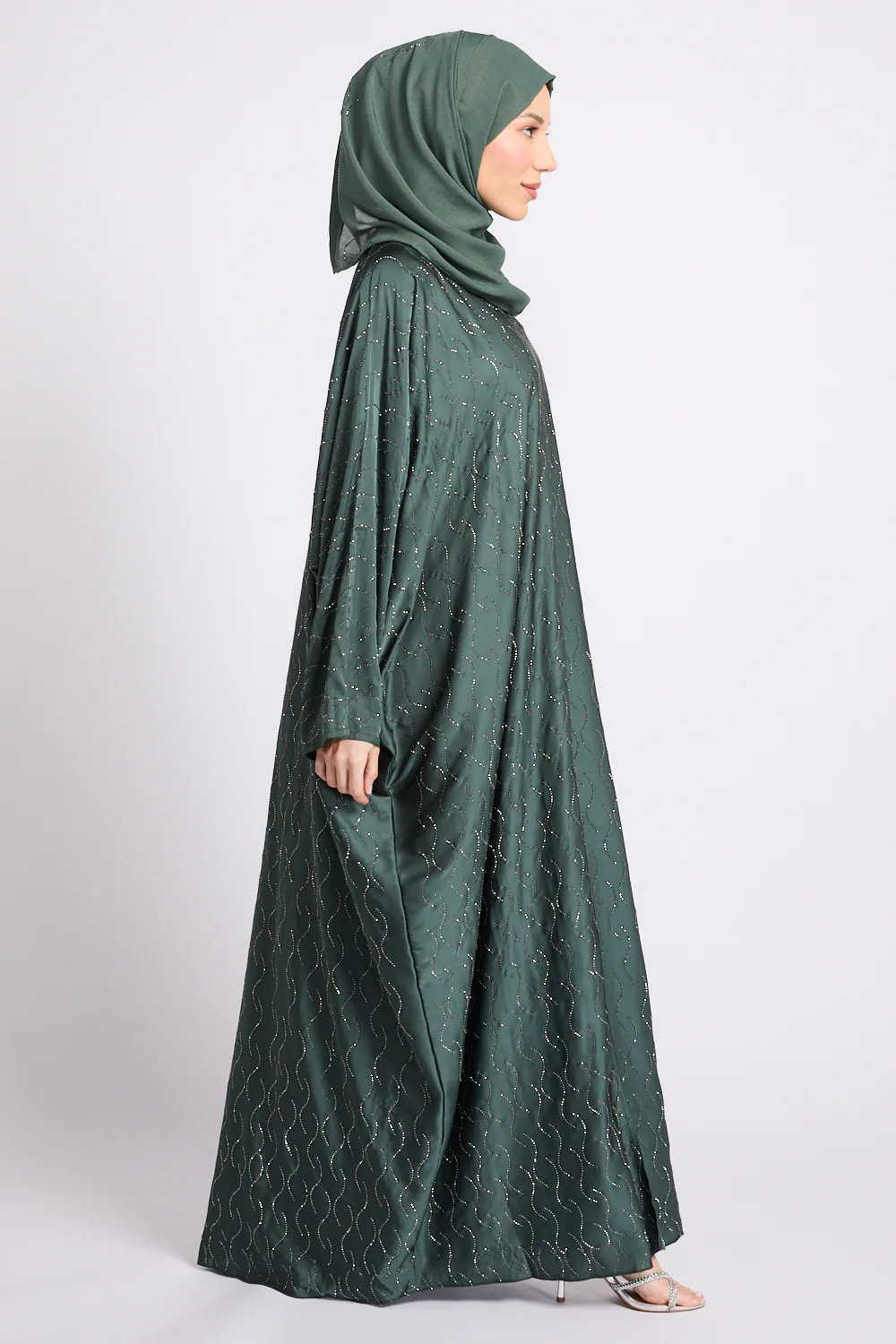 Evergreen Stardust Embellished Open Farasha Abaya - Image 4