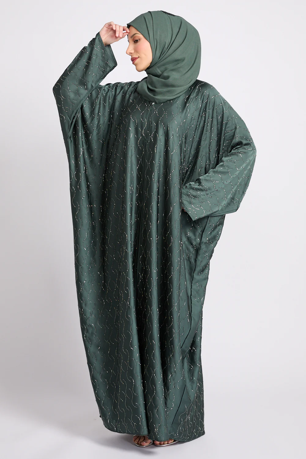 Evergreen Stardust Embellished Open Farasha Abaya - Image 5