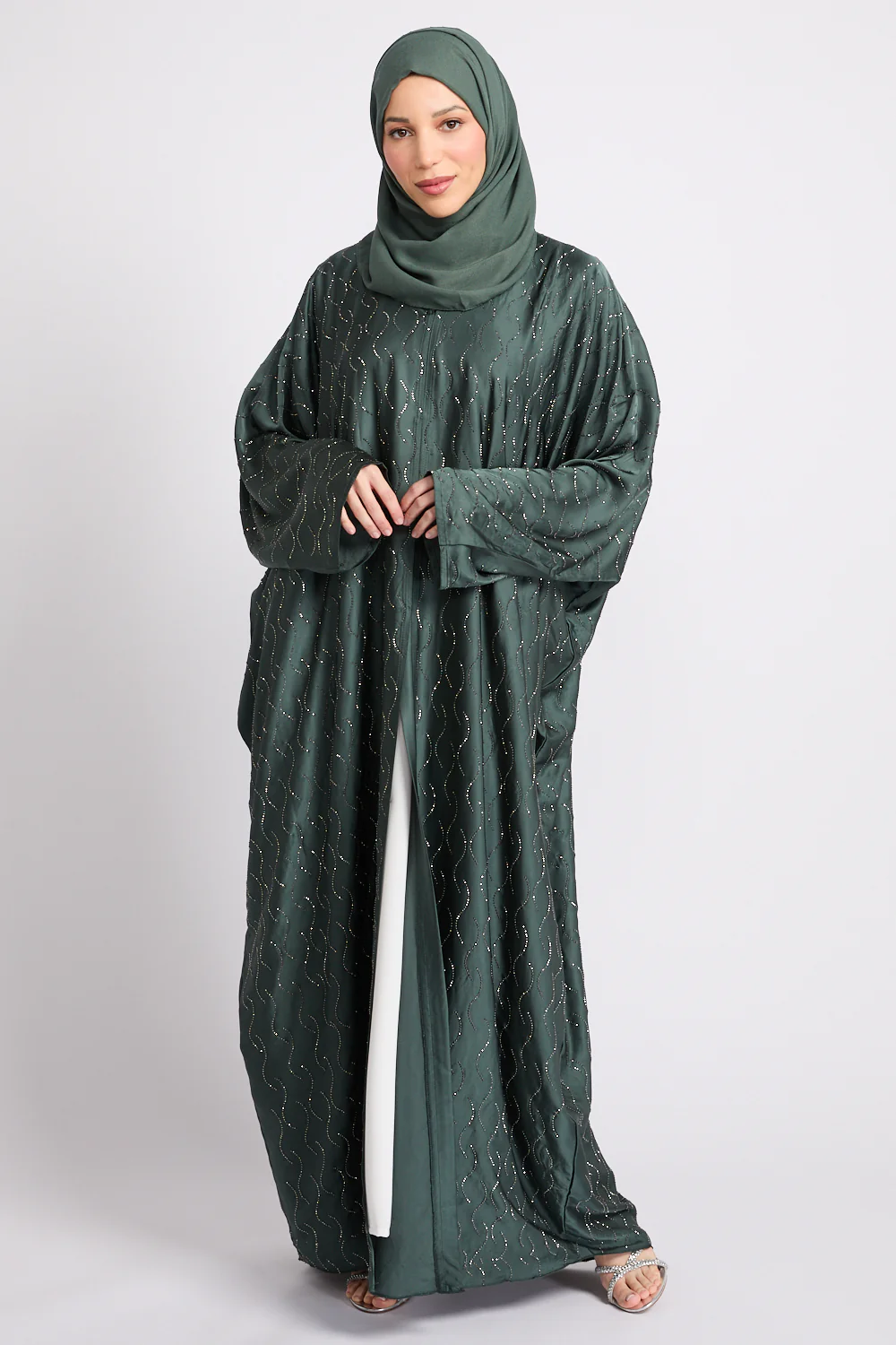 Evergreen Stardust Embellished Open Farasha Abaya - Image 6
