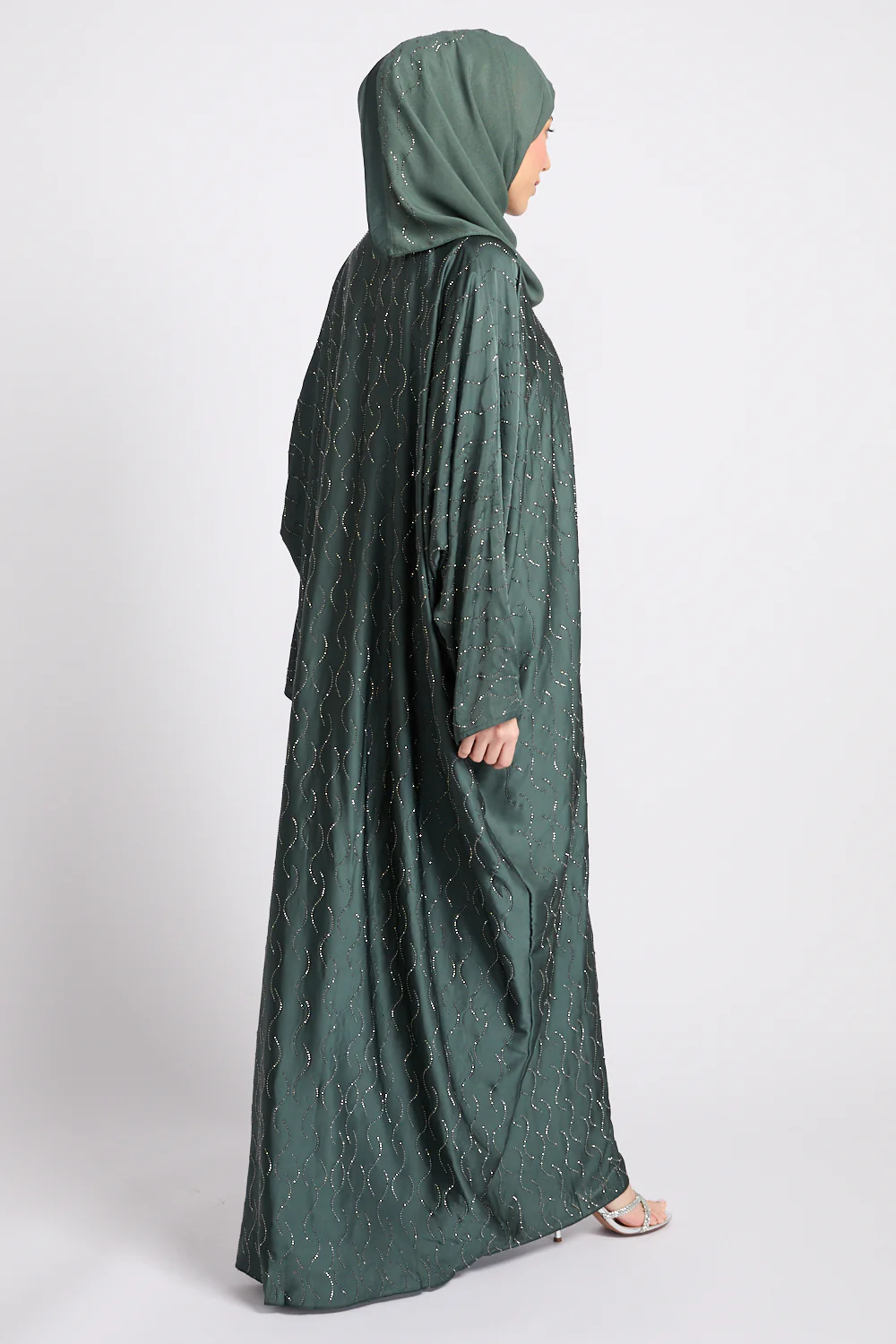 Evergreen Stardust Embellished Open Farasha Abaya - Image 7
