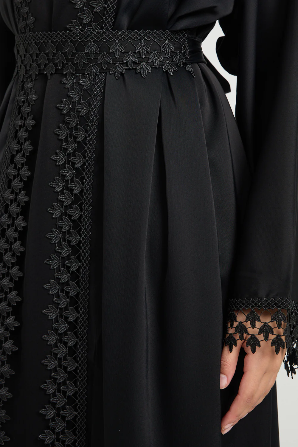 Four Piece Heirloom Lace Detailed Open Abaya Set - Black - Image 4