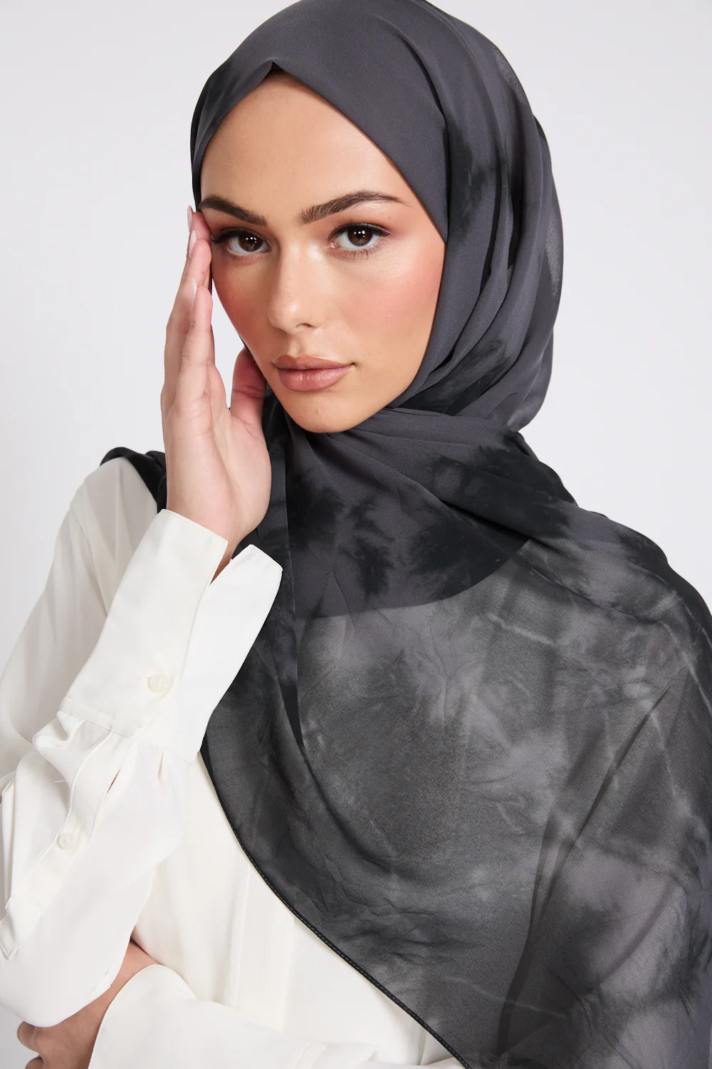 Georgette Chiffon Tie Dye Hijab - Noir Eclipse - Image 2