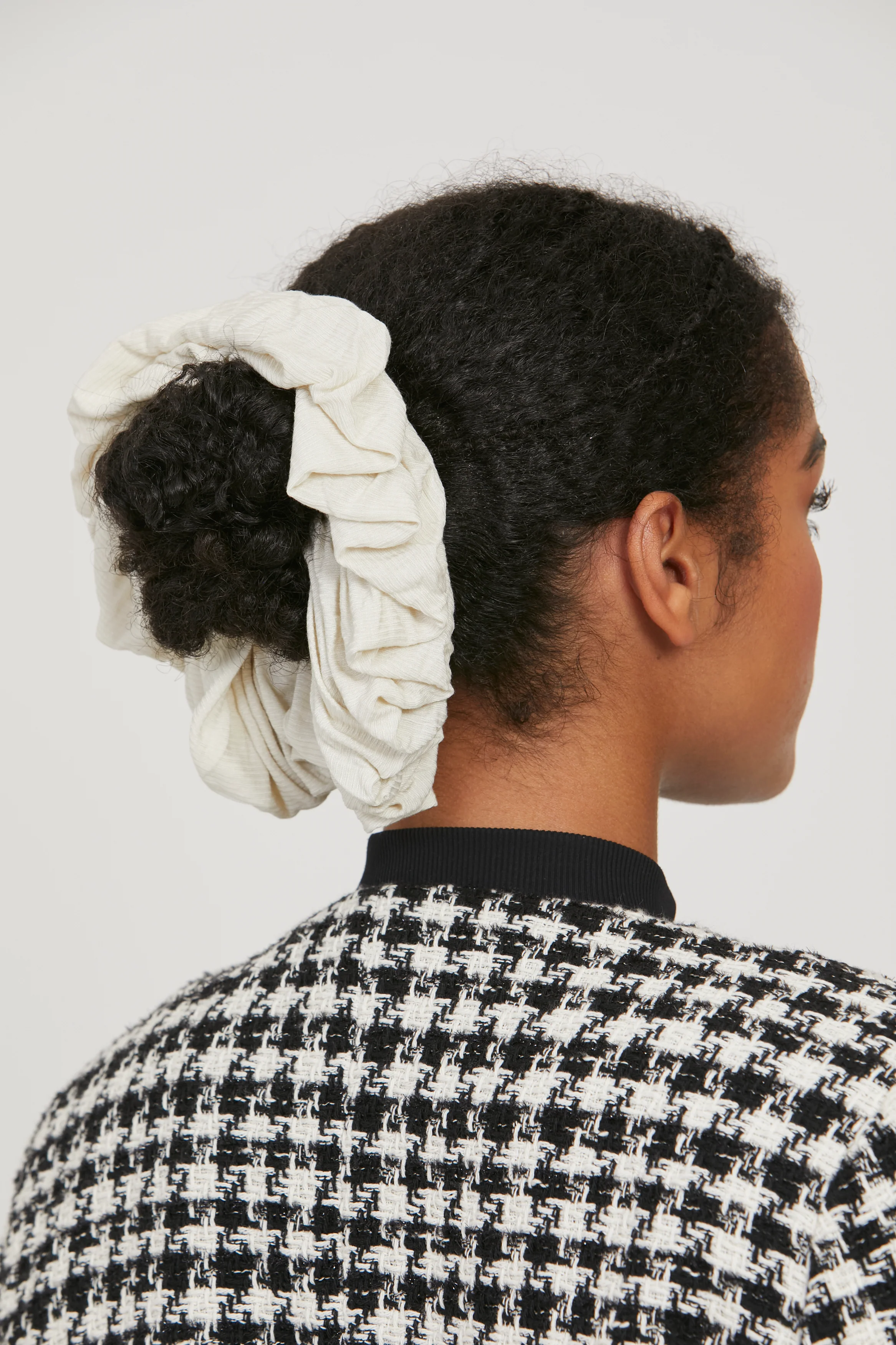 Bamboo Jersey Volumizer Scrunchie - Ivory - Image 2