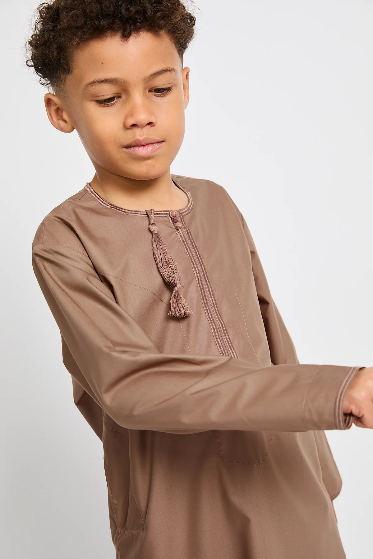 Junior Boys Premium Omani Thobe - Dusty Caramel - Image 2