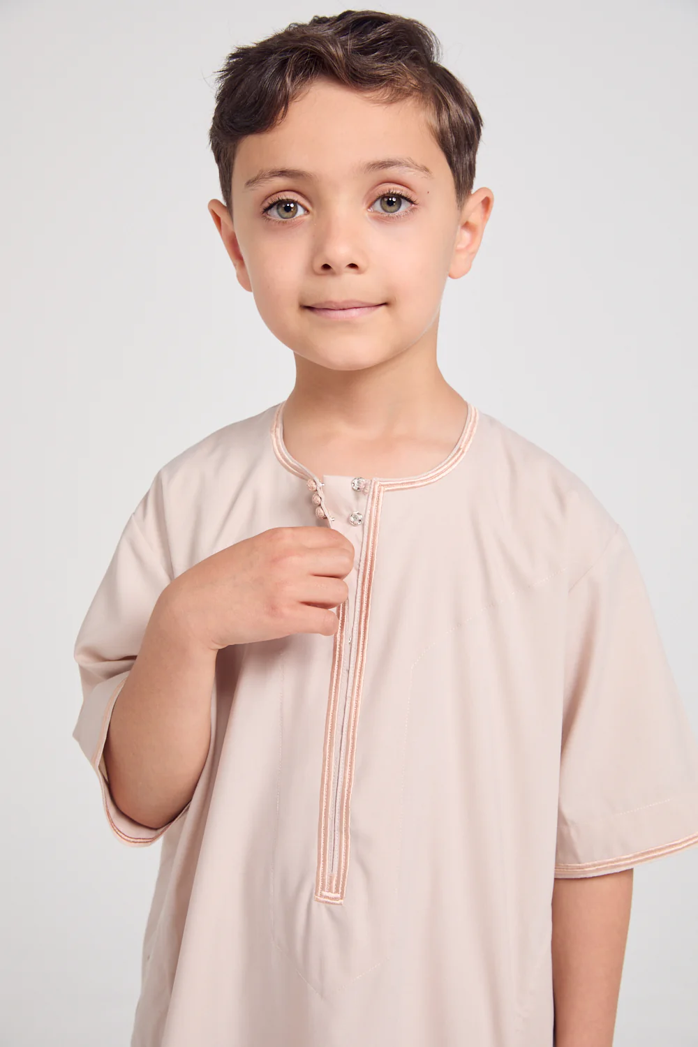 Junior Boys Short Sleeve Premium Omani Thobe - Coconut Macaroon - Image 4