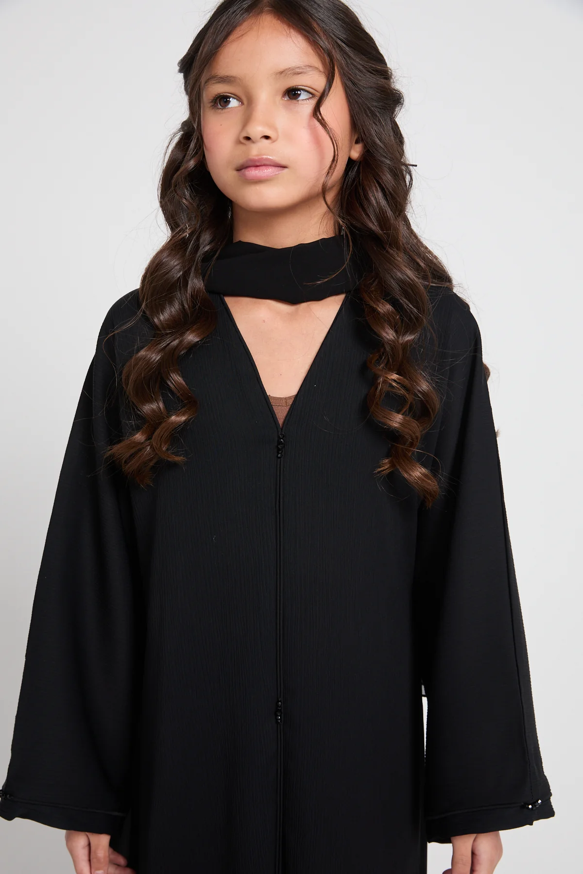 Junior Girls Closed Textured Abaya with Dainty Detailing - Black - Image 2