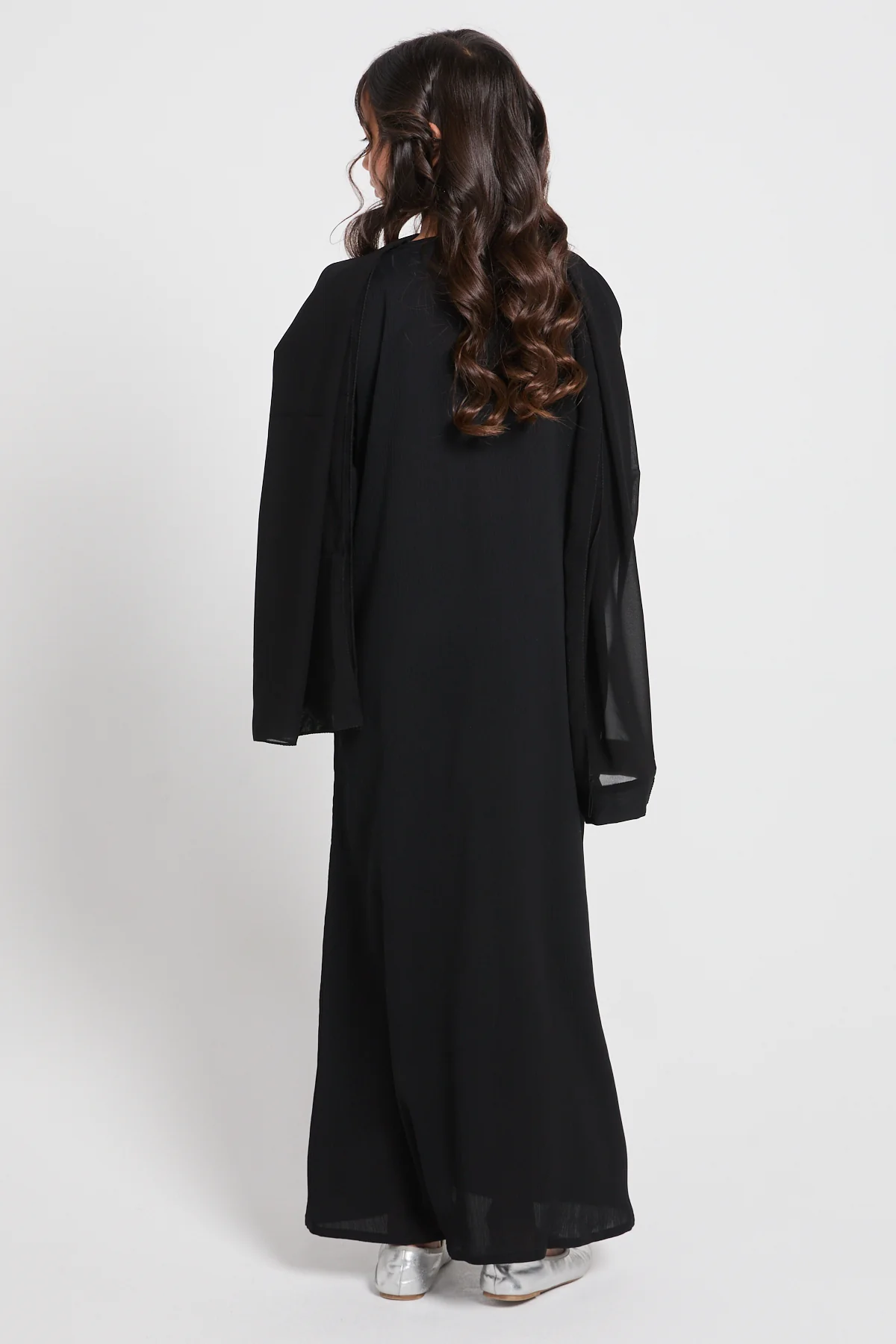 Junior Girls Closed Textured Abaya with Dainty Detailing - Black - Image 4