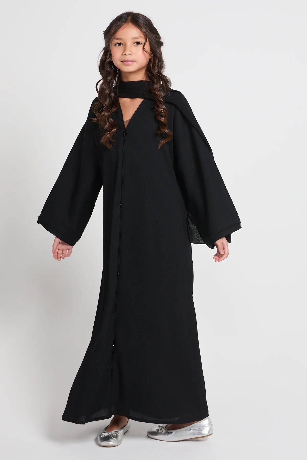 Junior Girls Closed Textured Abaya with Dainty Detailing - Black - Image 6