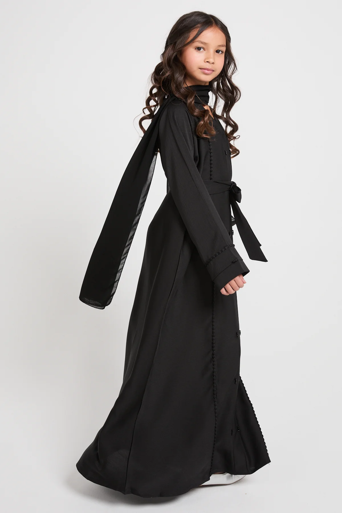 Junior Girls Textured Dainty Detail Closed Abaya - Black - Image 4
