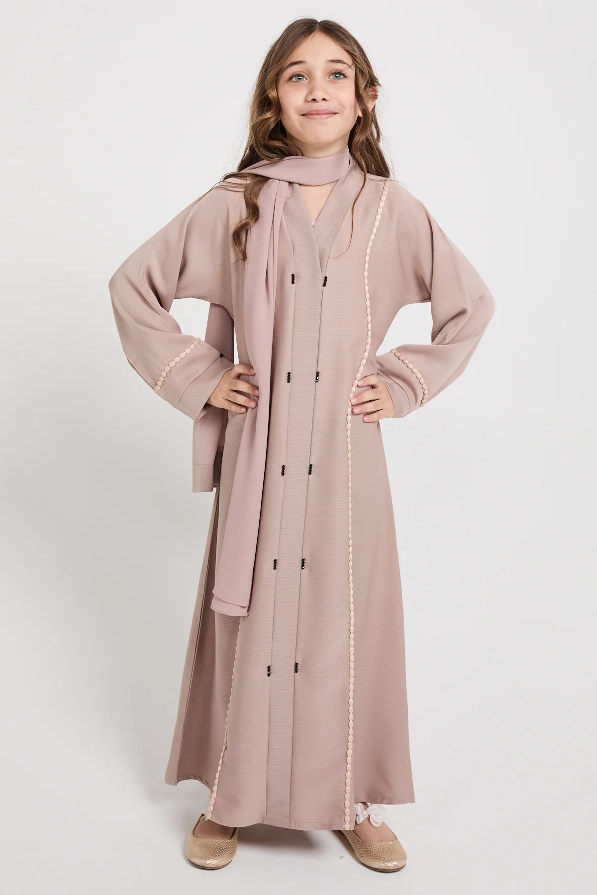 Junior Girls Textured Dainty Detail Closed Abaya - Rose Sand - Image 6