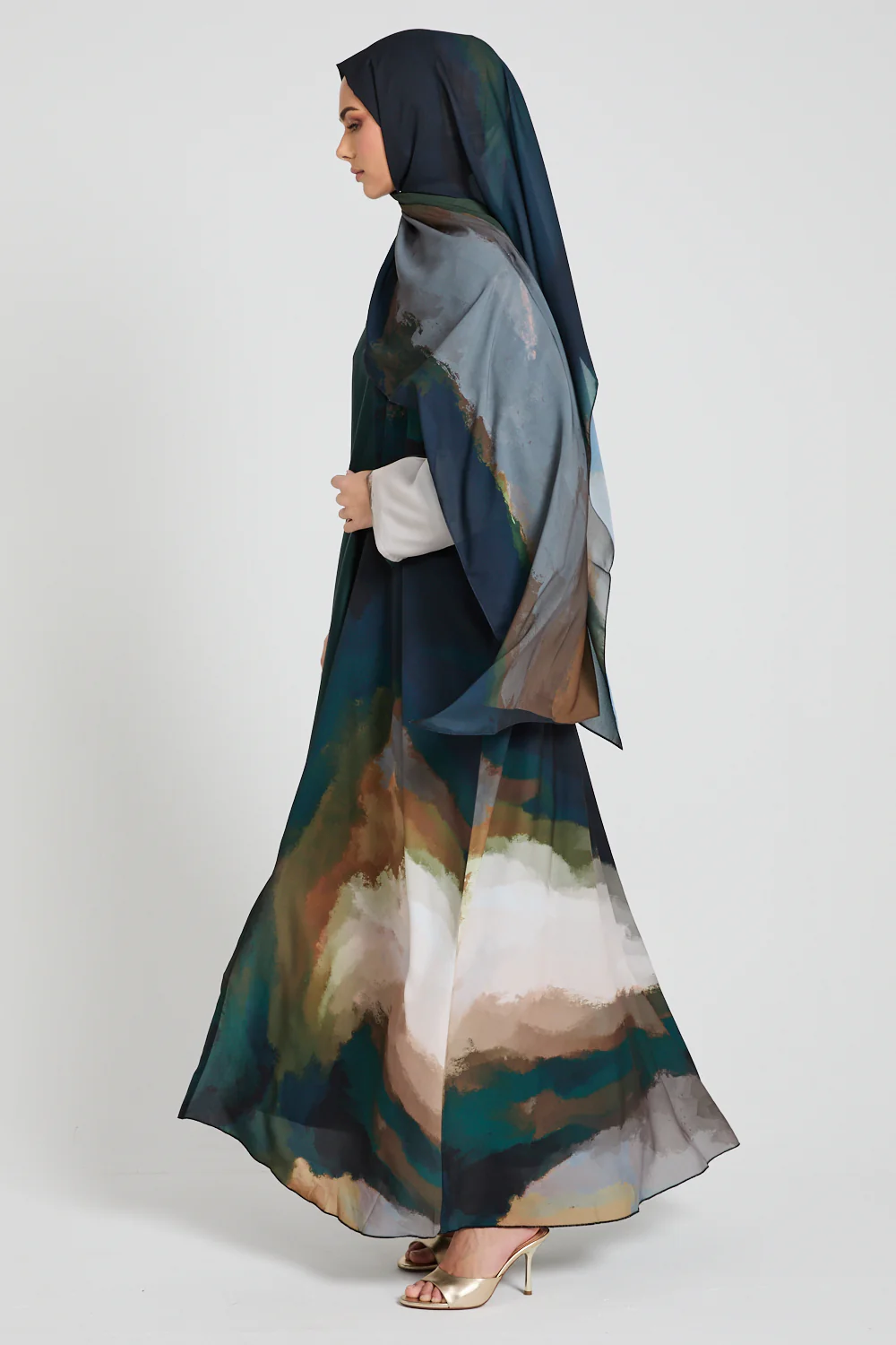 Luxury Celestial Mirage Bisht - LIMITED EDITION - Image 3