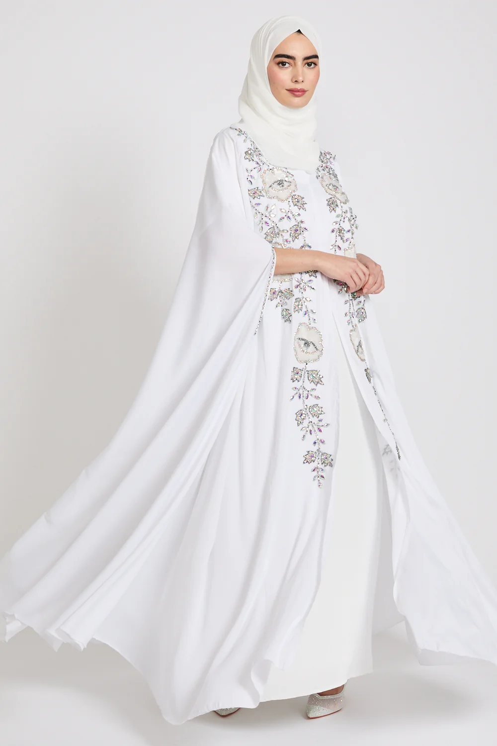 Luxury Frosted Blossom Embellished Cape - White - Image 3