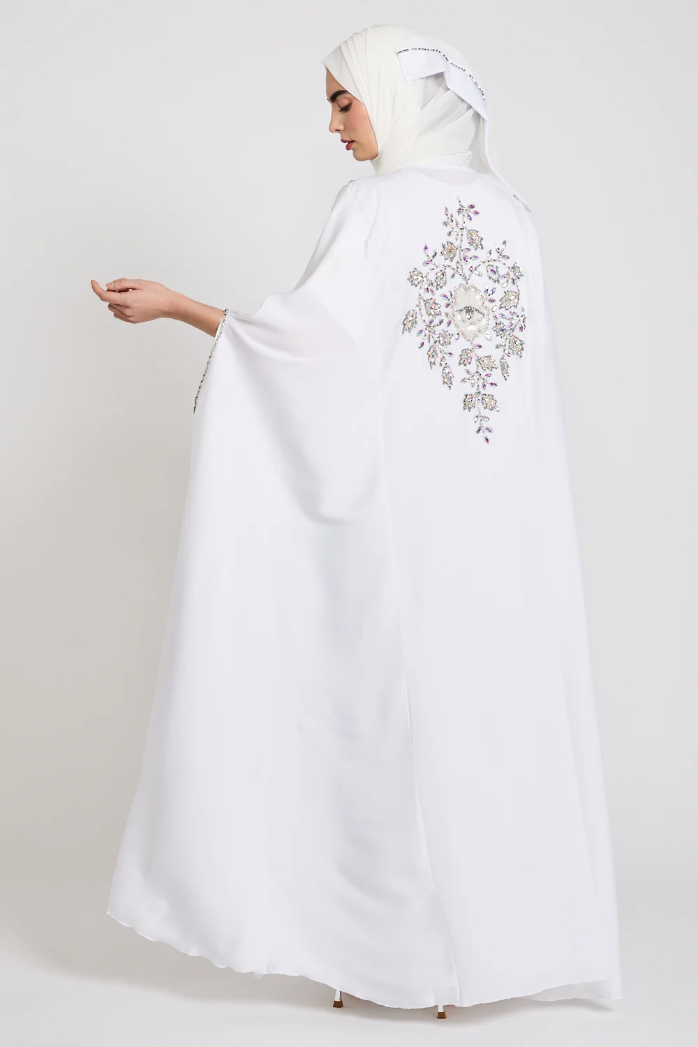 Luxury Frosted Blossom Embellished Cape - White - Image 4