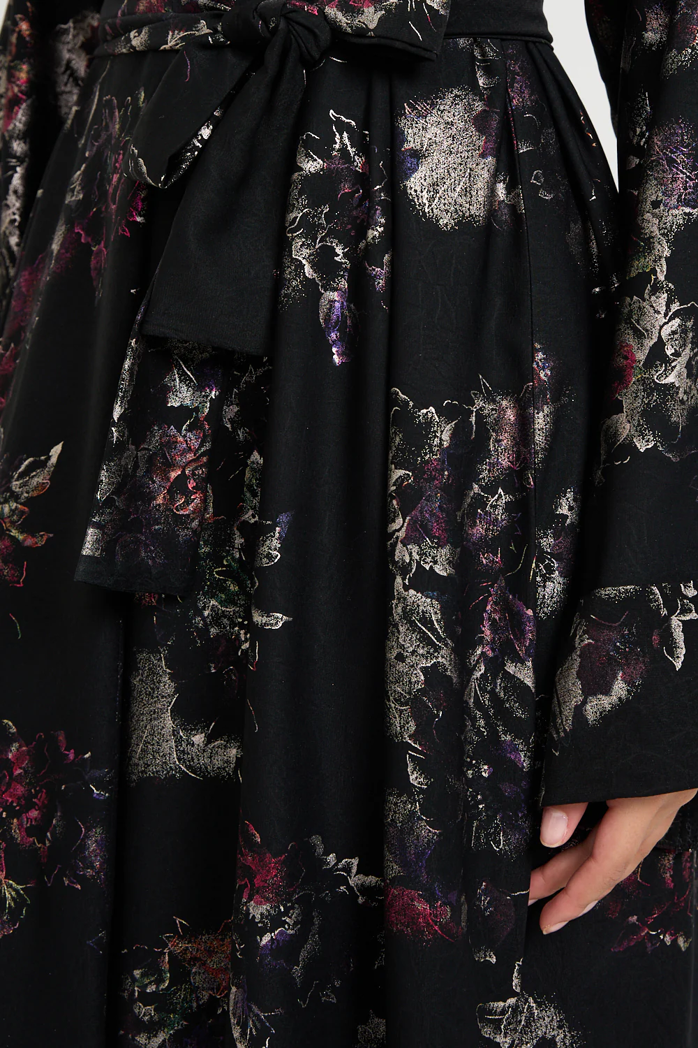 Luxury Twilight Noir Enchanted Blossom Open Abaya - Limited Edition - Image 4