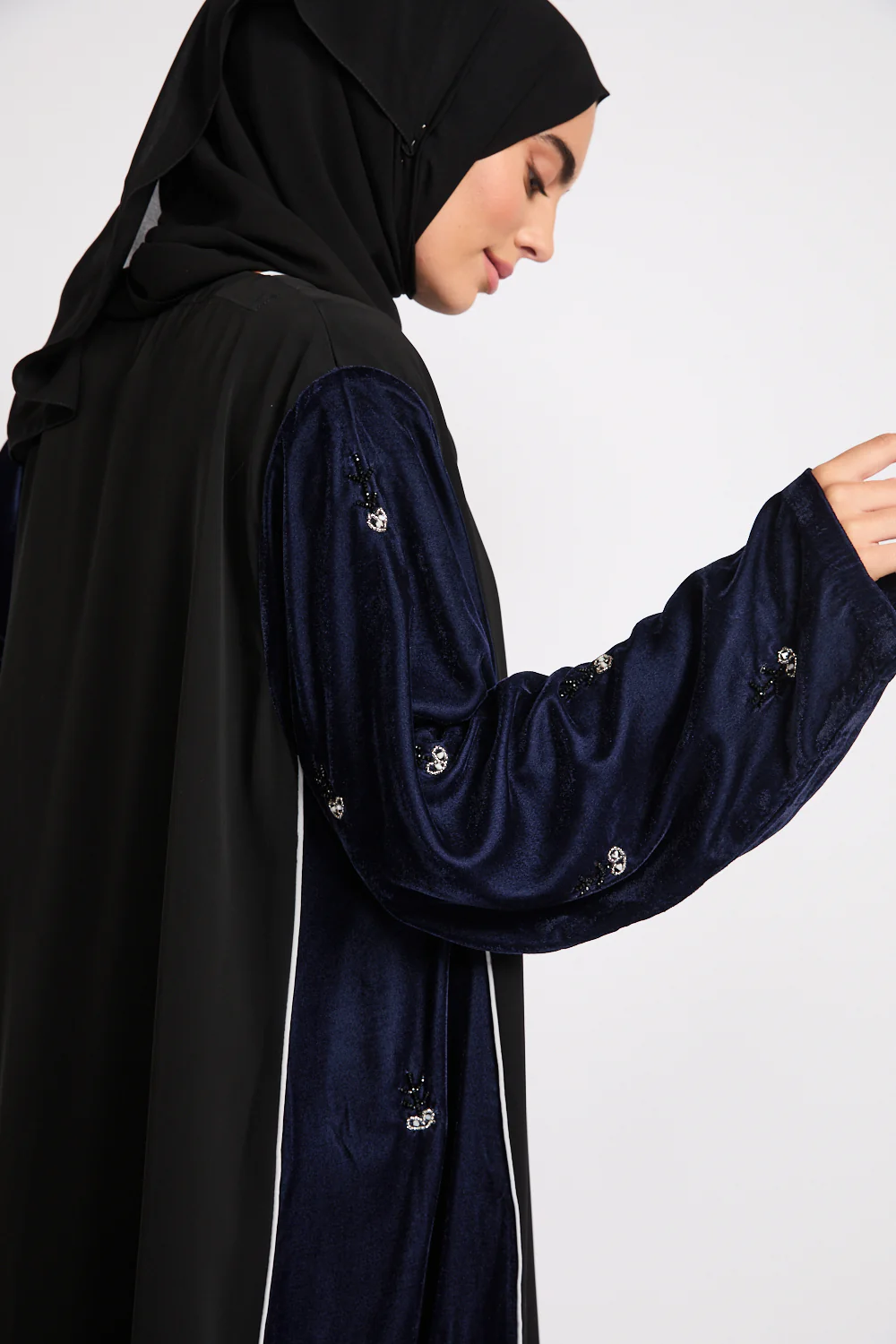 Luxury Velvet Majesty Embellished Open Abaya - Navy - Image 7