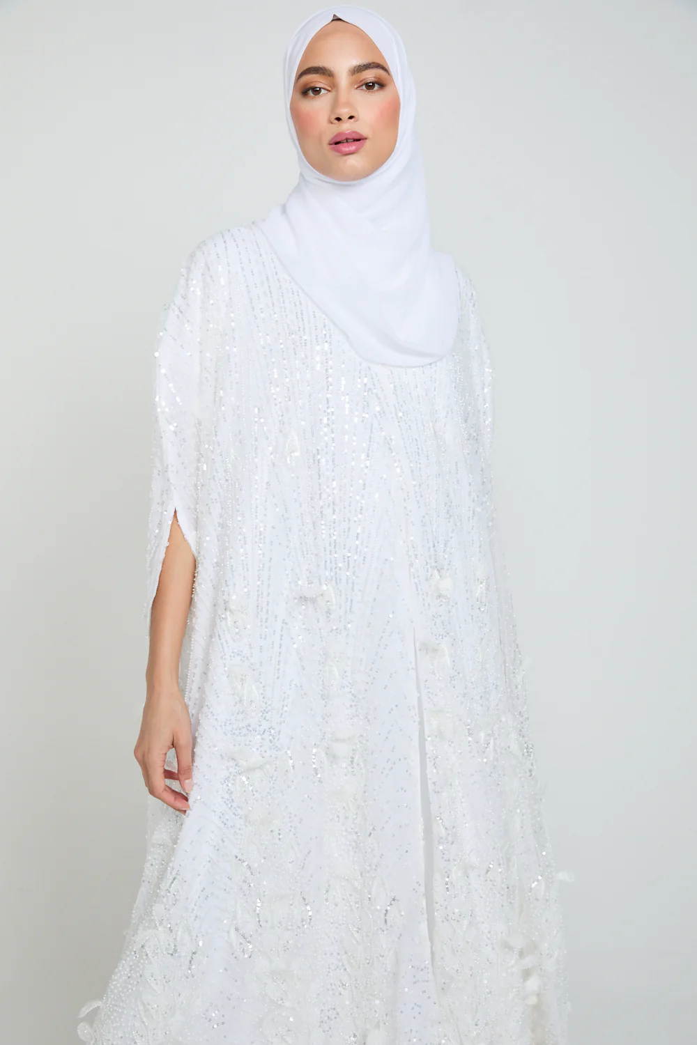 Luxury Wisteria White Embellished Cape - Image 3