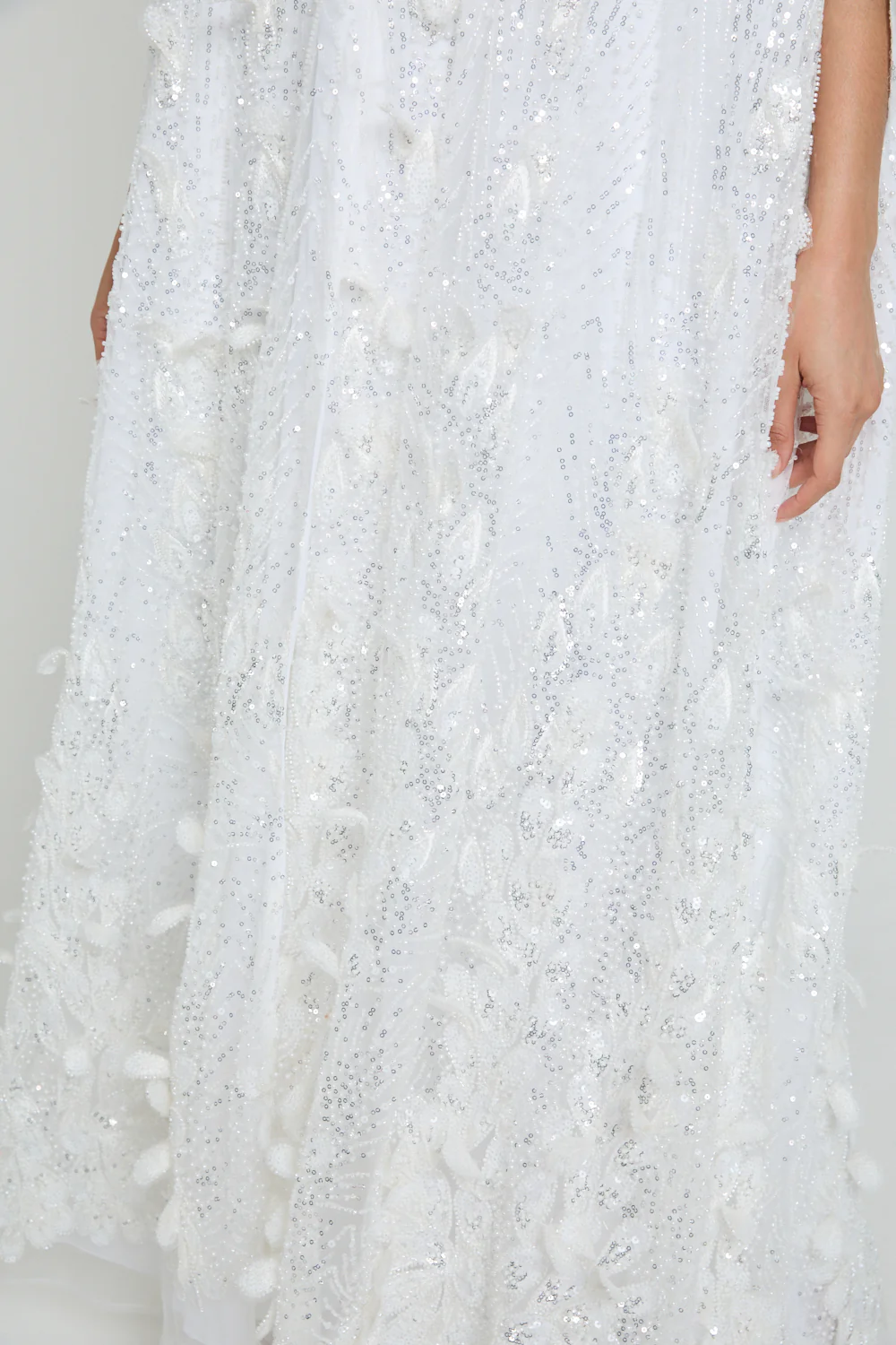 Luxury Wisteria White Embellished Cape - Image 4