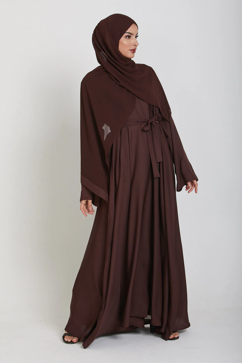 Mahogany Umbrella Cut Closed Abaya - Image 2