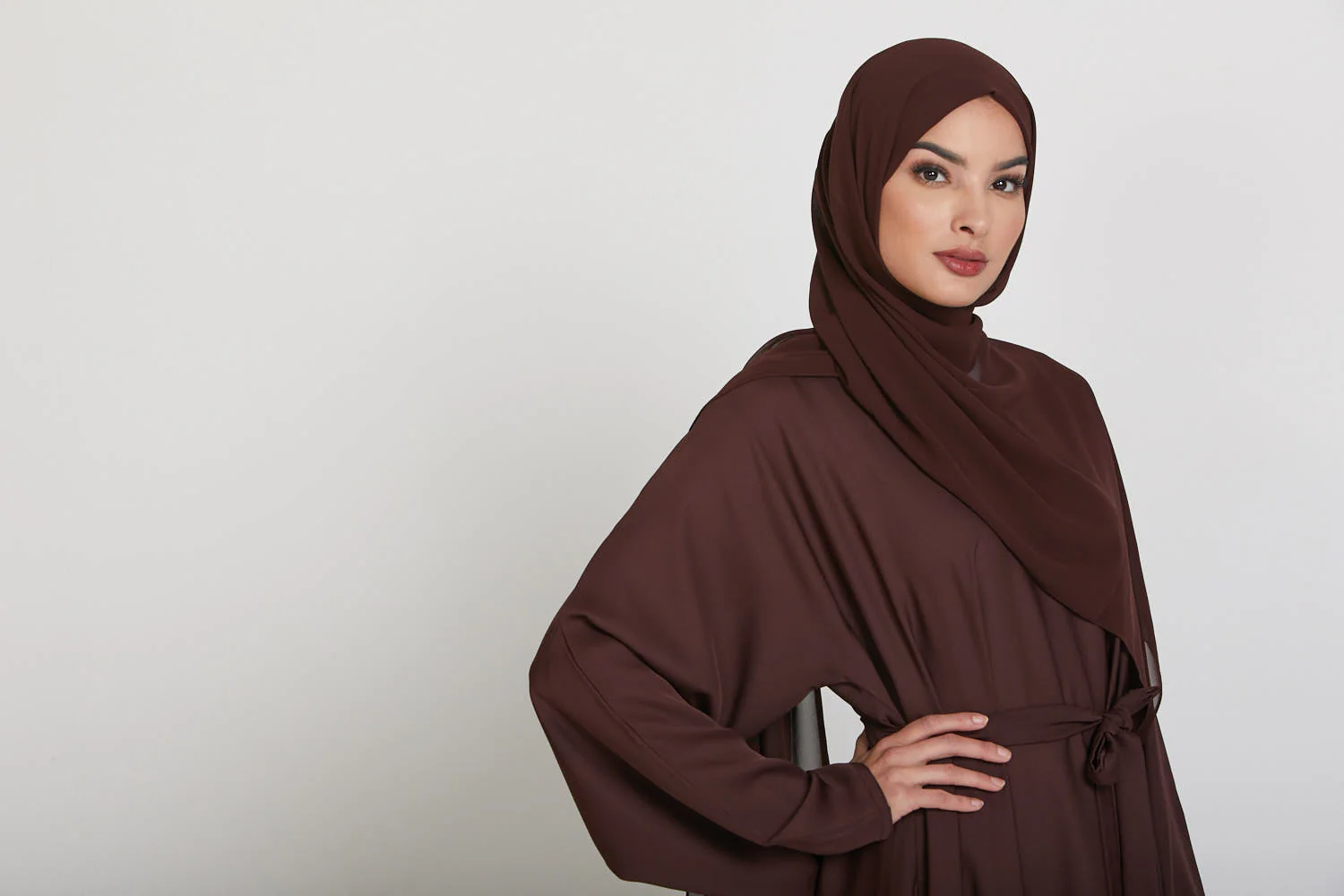 Mahogany Umbrella Cut Closed Abaya - Image 9