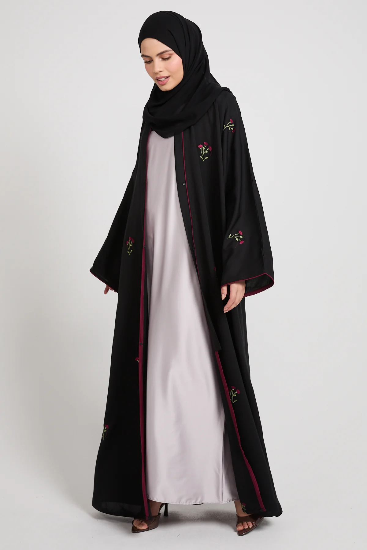 Noir Rose Embroidered Open Abaya - Image 3