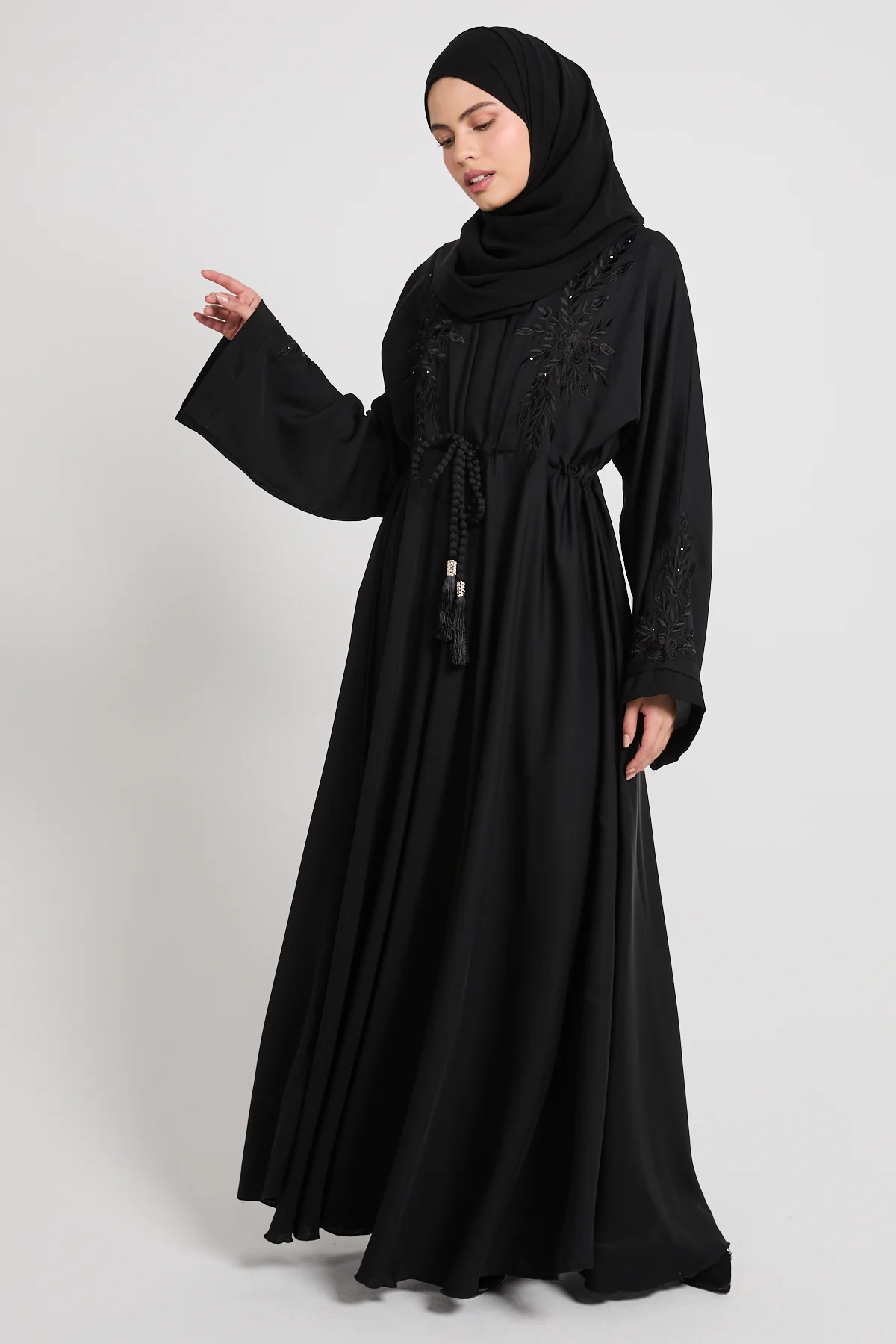Noir Signature Umbrella Cut Closed Abaya with Inner Belt