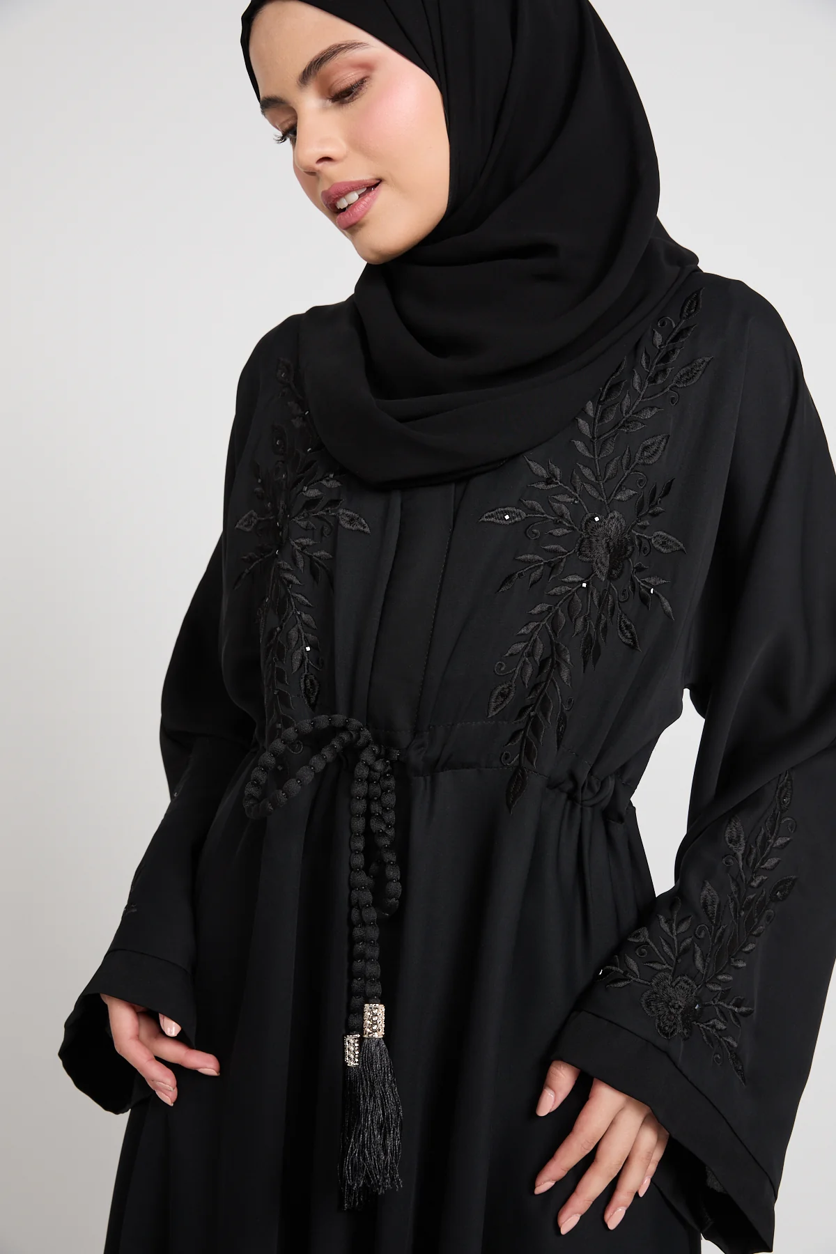 Noir Signature Umbrella Cut Closed Abaya with Inner Belt - Image 2