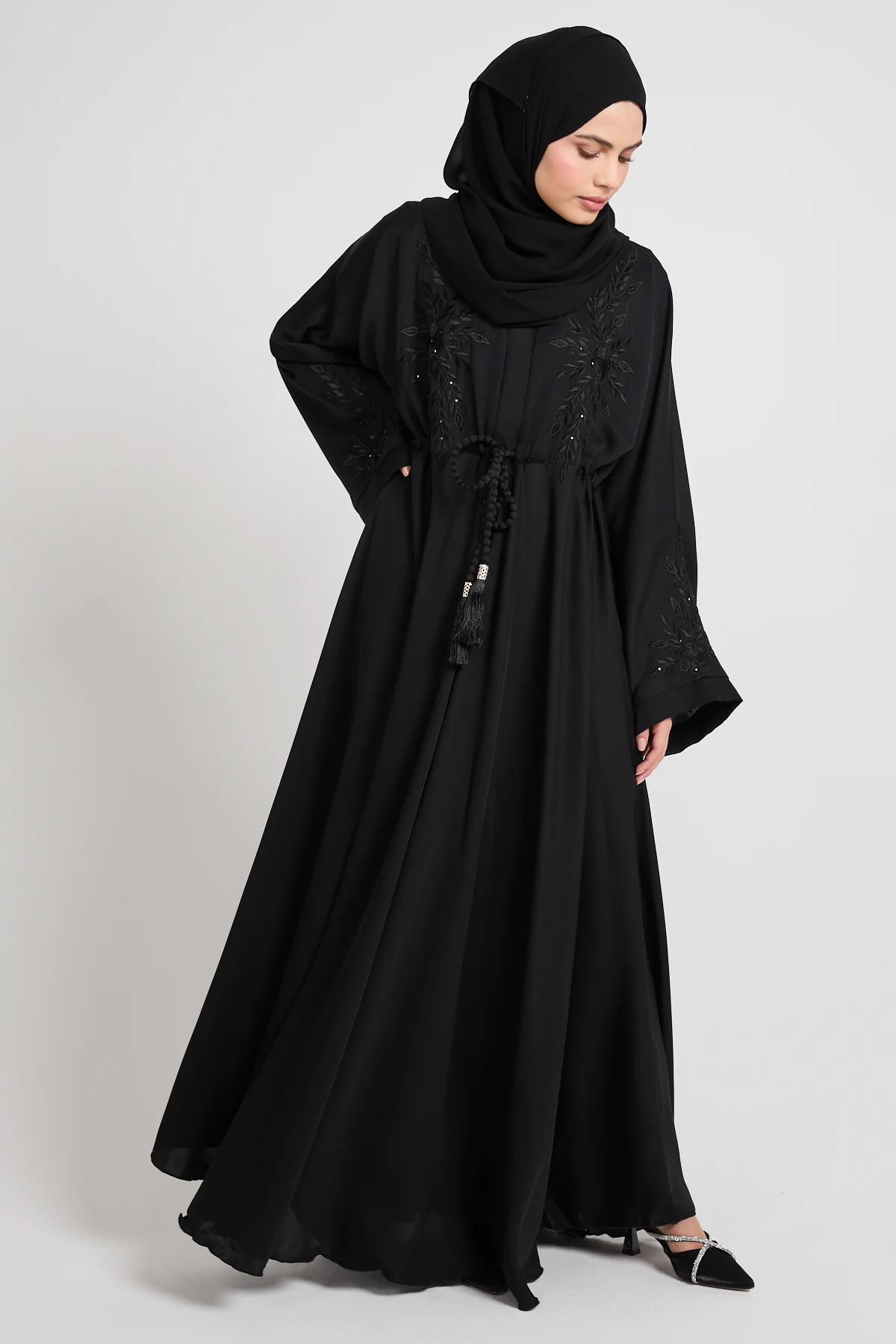 Noir Signature Umbrella Cut Closed Abaya with Inner Belt - Image 3