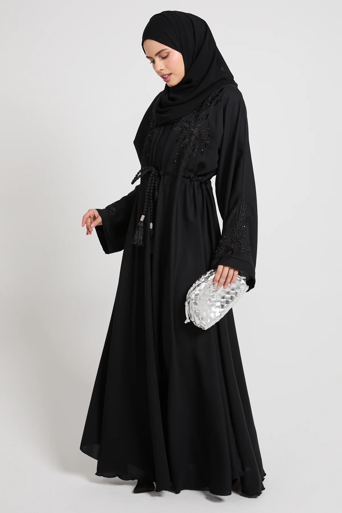 Noir Signature Umbrella Cut Closed Abaya with Inner Belt - Image 6