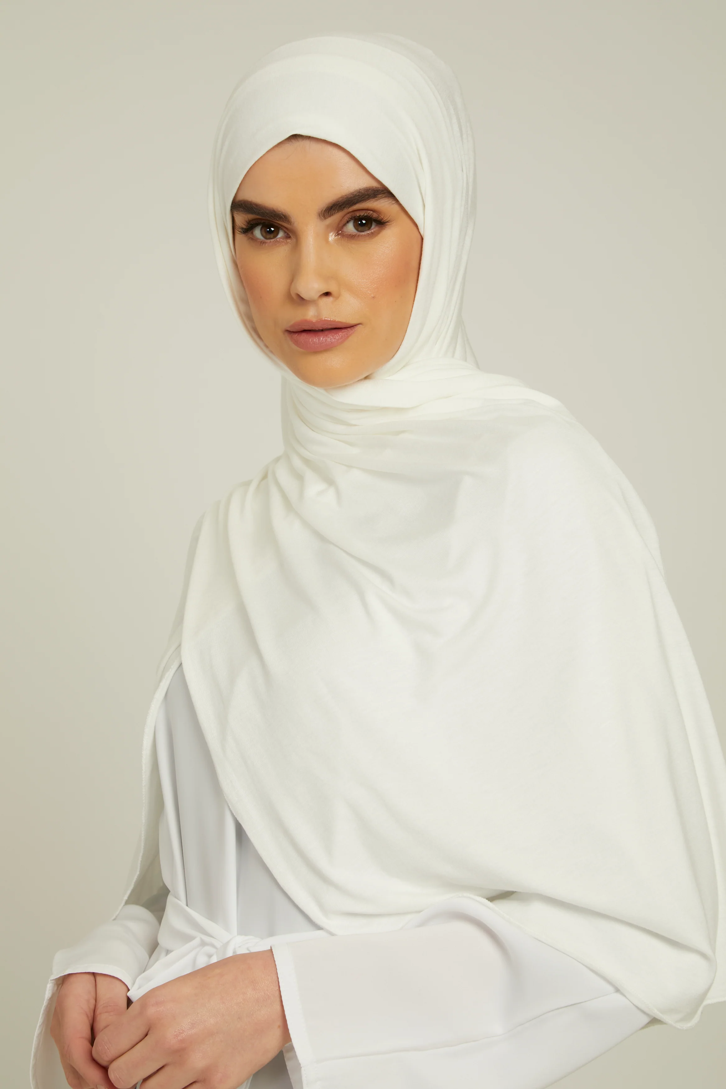 Off White Jersey Hijab - Image 2