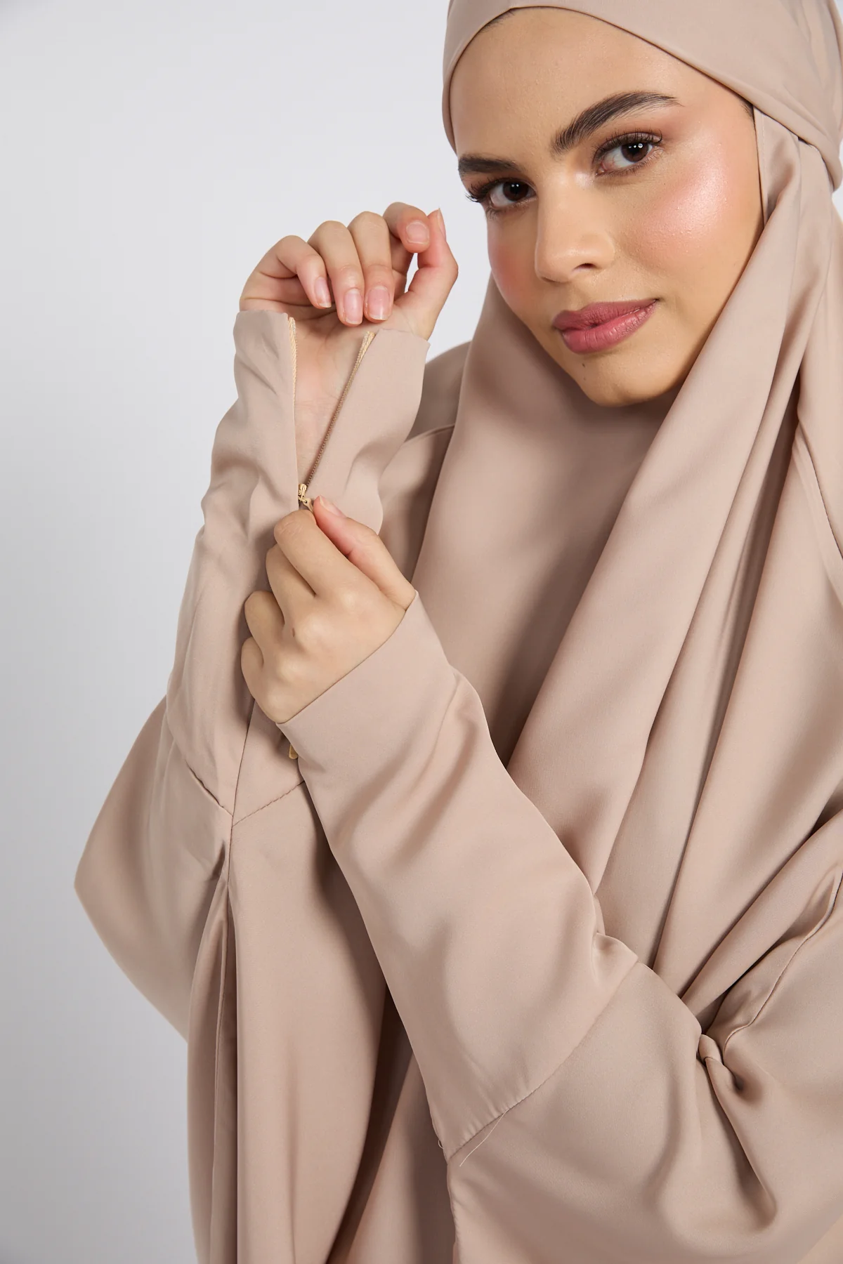 One Piece Full Length Jilbab/Prayer Abaya - Zipped Cuff - Natural - Image 2